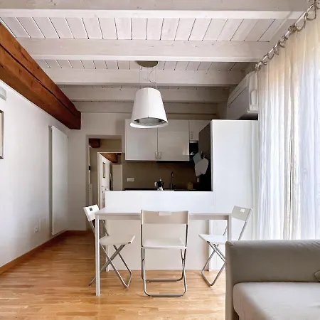Ur Nest Santo Stefano 公寓
