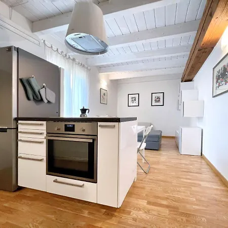 Ur Nest Santo Stefano 公寓 *